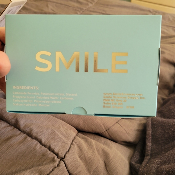 Smile Sciences Mint Flavored Teeth Whitening Kit - Picture 4 of 5